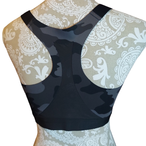 All In Motion Camouflage Sports Bra Women's Size 38D - Picture 2 of 7